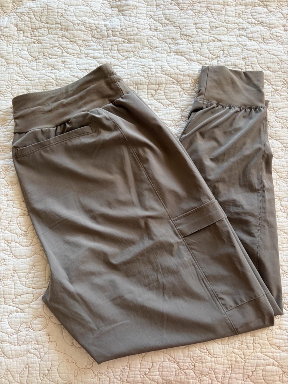 LIKE NEW CALIA by Carrie Underwood Taupe Cargo Jogger Pants